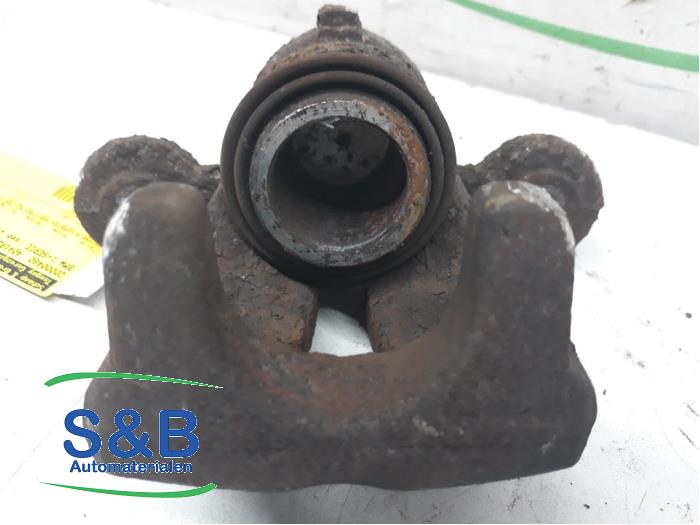 Rear brake calliper, right BMW 1 serie 116i 1.6 16V - 240913 N45B16A TRW