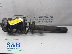 Używane Amortyzator prawy przód BMW 1 serie (E87/87N) 116i 1.6 16V Cena € 75,00 Procedura marży oferowane przez Schaap & Bron