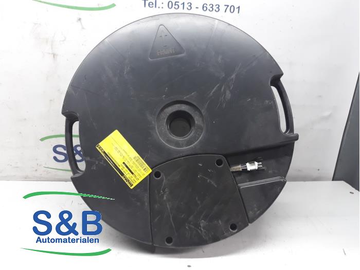 Używane Subwoofer Audi Q3 (8UB/8UG) 1.4 TFSI 16V Cena € 50,00 Procedura marży oferowane przez Schaap & Bron