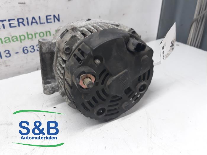 Dynamo van een Renault Clio II (BB/CB) 1.2 2001