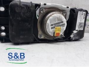 Usagé Airbag droite (tableau de bord) Skoda Fabia III Combi (NJ5) 1.4 TDI 16V 90 Greentech Prix € 250,00 Règlement à la marge proposé par Schaap & Bron