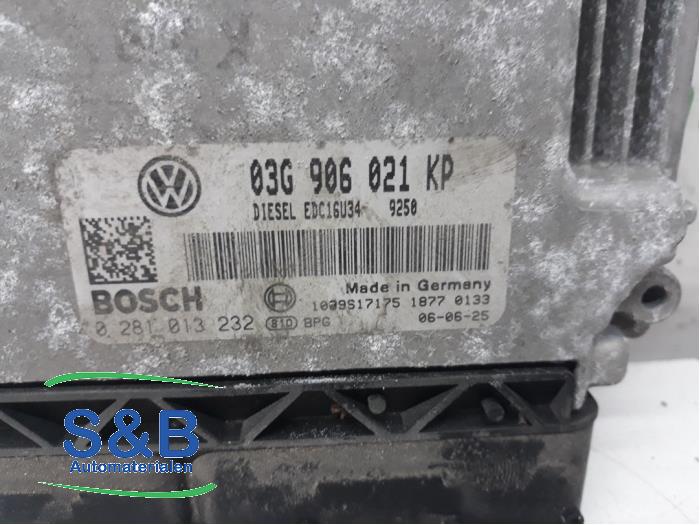 Engine management computer from a Volkswagen Golf Plus (5M1/1KP) 1.9 TDI 90 2006