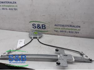 Używane Mechanizm szyby prawej przedniej wersja 2-drzwiowa Volkswagen Fox (5Z) Cena € 40,00 Procedura marży oferowane przez Schaap & Bron