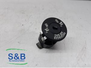 Used Airbag switch Mini Mini (R56) 1.6 16V Cooper Price € 15,00 Margin scheme offered by Schaap & Bron