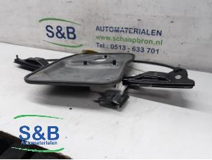 Używane Mechanizm szyby prawej przedniej wersja 4-drzwiowa Skoda Roomster (5J) 1.2 TSI Cena € 30,00 Procedura marży oferowane przez Schaap & Bron