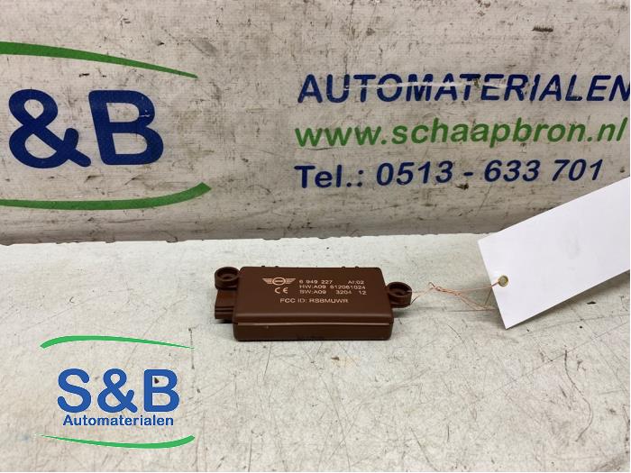 Używane Modul alarmu Austin Mini Open (R52) 1.6 16V Cooper S Cena € 15,00 Procedura marży oferowane przez Schaap & Bron