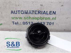 Usados Rejilla de aire de salpicadero Mini Mini (R56) 1.6 16V Cooper Precio € 10,00 Norma de margen ofrecido por Schaap & Bron