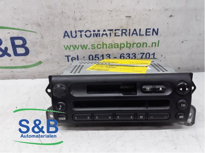 Używane Radio/Kasety Mini Mini Cooper S (R53) 1.6 16V Cena € 30,00 Procedura marży oferowane przez Schaap & Bron