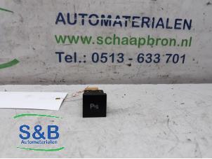 Used Switch Volkswagen Caddy III (2KA,2KH,2CA,2CH) 2.0 TDI 16V 4Motion Price € 10,00 Margin scheme offered by Schaap & Bron
