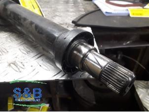 Used Front drive shaft, right Mini Mini (R56) 1.6 16V Cooper Price € 90,00 Margin scheme offered by Schaap & Bron