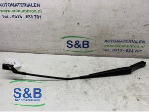 Used Front wiper arm Volkswagen Golf V (1K1) 1.4 GT 16V Price € 15,00 Margin scheme offered by Schaap & Bron