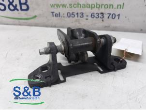 Used Sliding door roller, right Volkswagen Crafter Price € 35,00 Margin scheme offered by Schaap & Bron