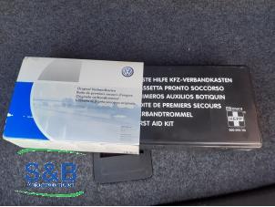 Gebrauchte KFZ-Verbandkasten Volkswagen Polo VI (AW1) 1.0 TSI 12V Preis € 35,00 Margenregelung angeboten von Schaap & Bron