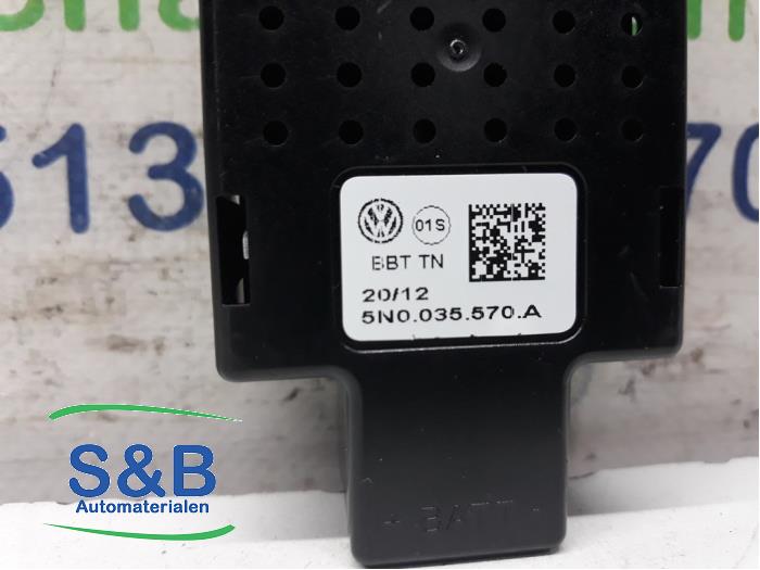 Antenna (miscellaneous) from a Volkswagen Tiguan (5N1/2) 2.0 TDI 16V 4Motion 2012