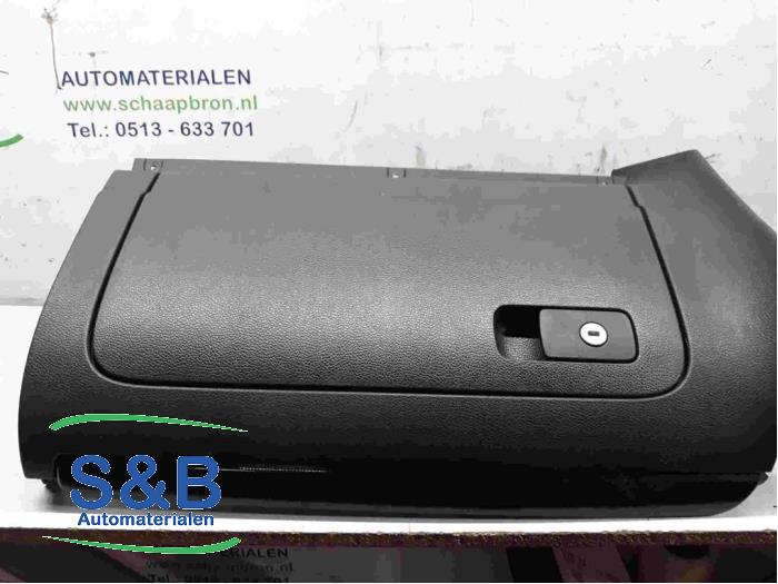 Begagnade Handskfack Volkswagen Golf VI (5K1) 1.4 TSI 160 16V Pris € 40,00 Marginaltabell erbjuds av Schaap & Bron