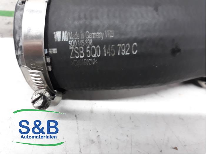 Gebrauchte Intercooler Rohr Volkswagen Golf VII (AUA) 2.0 GTI 16V Performance Package Preis € 25,00 Margenregelung angeboten von Schaap & Bron