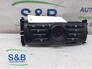Używane Panel sterowania nagrzewnicy Mini Mini Cooper S (R53) 1.6 16V Cena € 40,00 Procedura marży oferowane przez Schaap & Bron