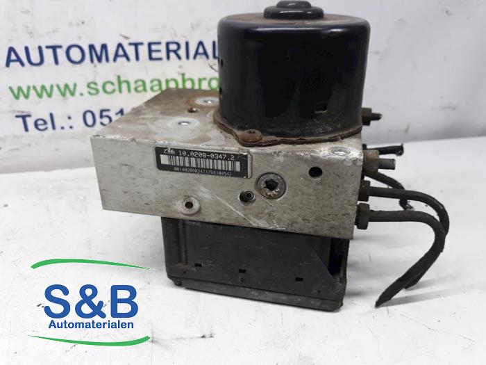 Bloc ABS d'un Volkswagen Golf IV (1J1) 1.8 20V 2000