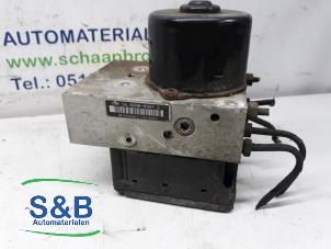 Bloc ABS d'un Volkswagen Golf IV (1J1) 1.8 20V 2000