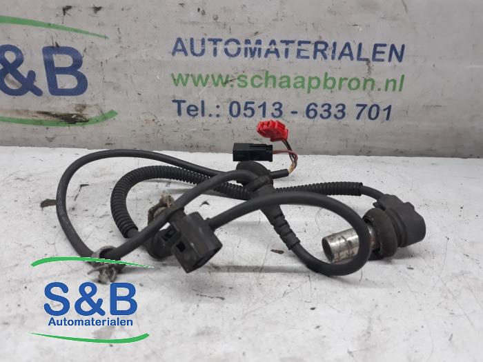Usados Sensor ABS Volkswagen Passat 4Motion (3B3) 2.0 Precio € 40,00 Norma de margen ofrecido por Schaap & Bron