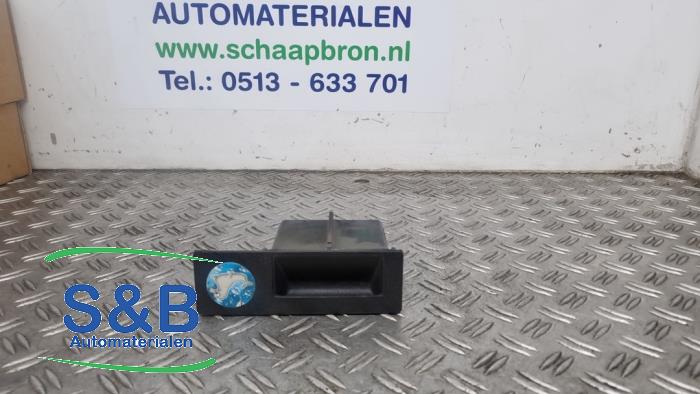 Begagnade Askkopp, fram Volkswagen Golf II (19E) 1.0 Pris € 9,99 Marginaltabell erbjuds av Schaap & Bron