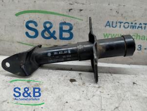 Used Front bumper bracket, right Volkswagen Passat (3B2) 1.6 Price € 19,00 Margin scheme offered by Schaap & Bron