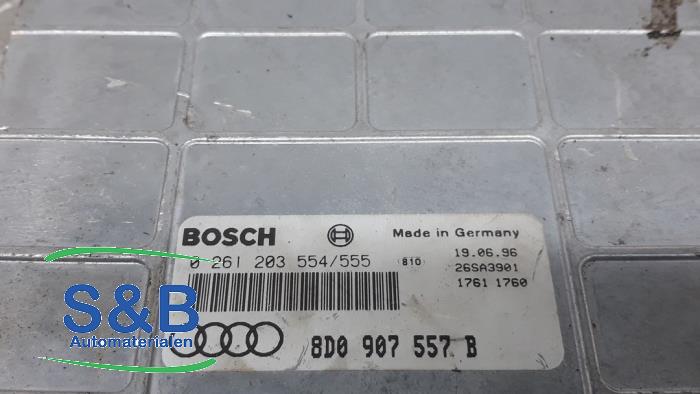 Ordinateur gestion moteur d'un Audi A2 (8Z0) 1.4 TDI 2001