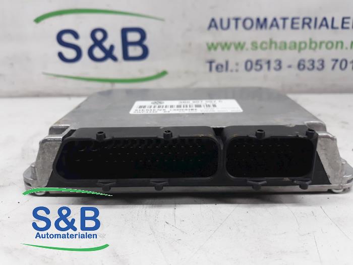 Used Engine management computer Volkswagen Passat (3B2) 1.6 Price € 80,00 Margin scheme offered by Schaap & Bron