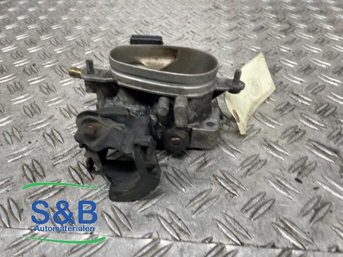 Throttle body from a Audi 100 (C4) 2.8 E 1991