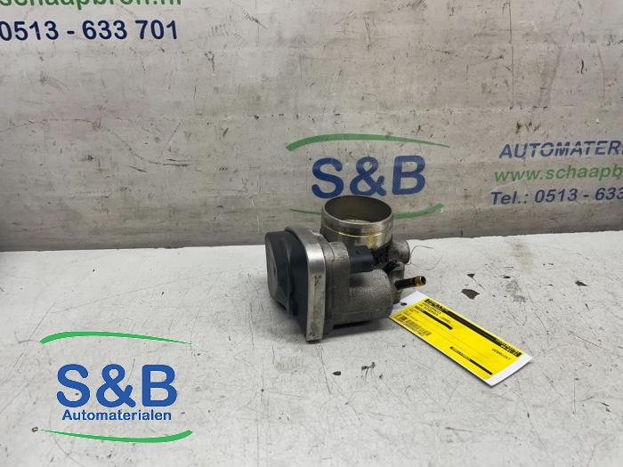 Gebrauchte Drosselklappengehäuse Volkswagen Passat (3B3) 2.0 Preis € 45,00 Margenregelung angeboten von Schaap & Bron