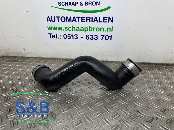 Gebrauchte Intercooler Schlauch Volkswagen Passat (3B3) 1.9 TDI 130 Preis € 25,00 Margenregelung angeboten von Schaap & Bron