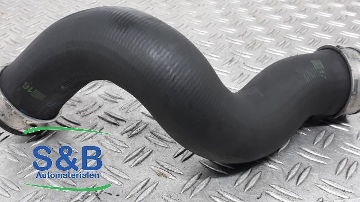 Gebrauchte Intercooler Schlauch Volkswagen Transporter T5 1.9 TDi Preis € 25,00 Margenregelung angeboten von Schaap & Bron