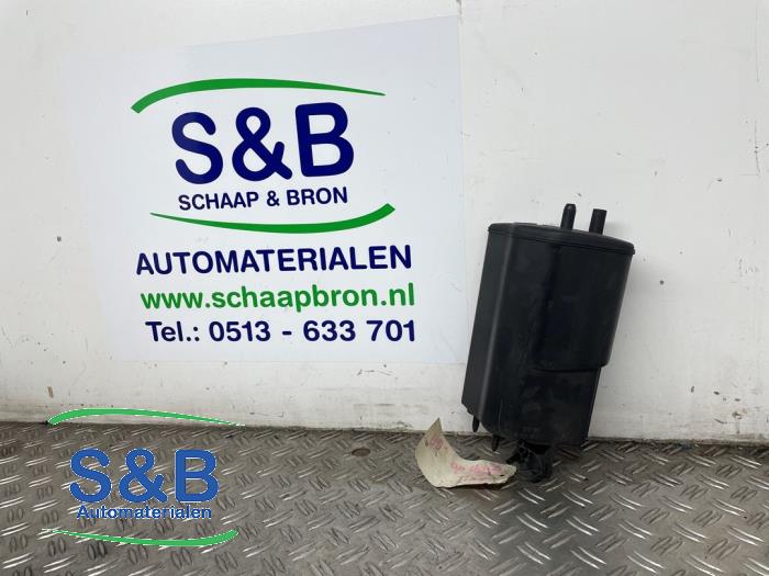 Używane Filtr weglowy Audi 80 (B3) 1.6 Cena € 45,00 Procedura marży oferowane przez Schaap & Bron