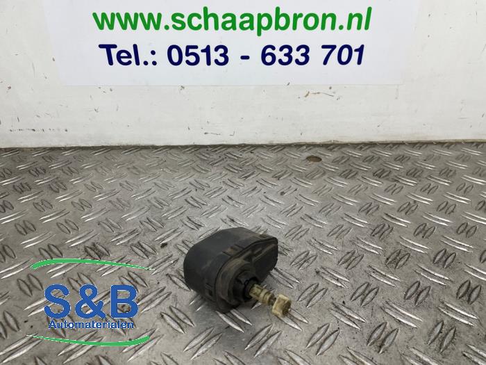 Używane Silnik reflektora Audi 80 (B3) 1.6 Cena € 30,00 Procedura marży oferowane przez Schaap & Bron