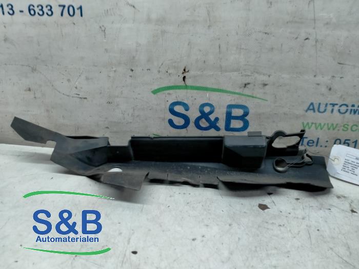 Begagnade Lufttratt Volkswagen Passat (3B2) 1.6 Pris € 15,00 Marginaltabell erbjuds av Schaap & Bron
