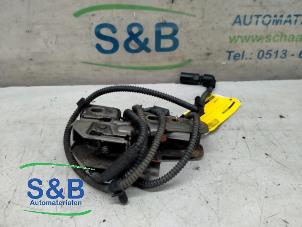 Used Bonnet lock mechanism Volkswagen California T5 1.9 TDi Price € 26,00 Margin scheme offered by Schaap & Bron