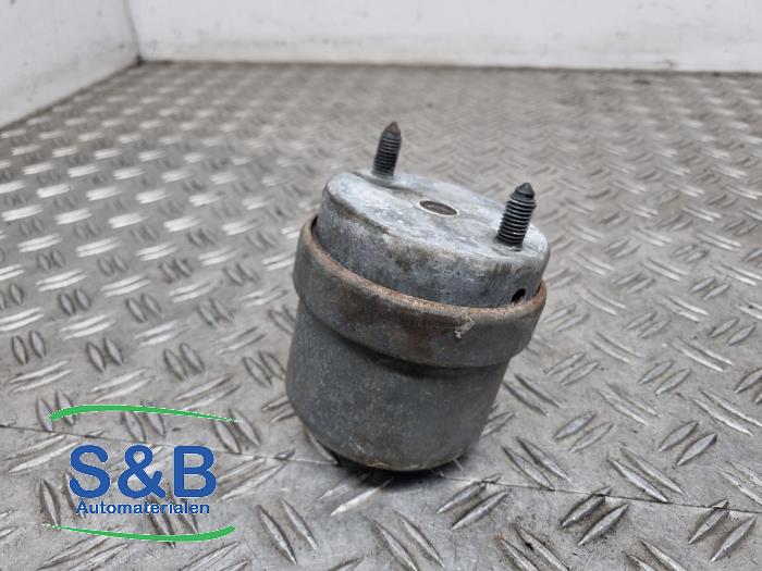 Used Engine mount Volkswagen Transporter/Caravelle T4 1.9 TD Price € 29,99 Margin scheme offered by Schaap & Bron