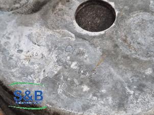 Engine mount from a Volkswagen Transporter/Caravelle T4 1.9 TD 1996