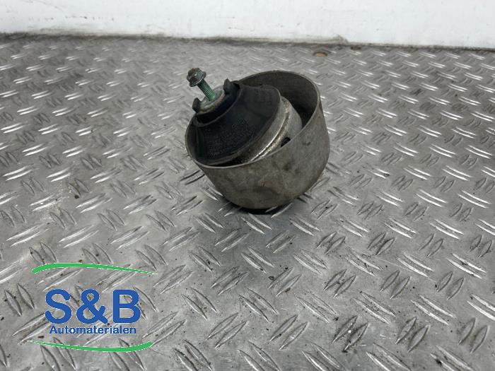 Usagé Support moteur Audi A4 (B5) 1.8 20V Prix € 25,00 Règlement à la marge proposé par Schaap & Bron