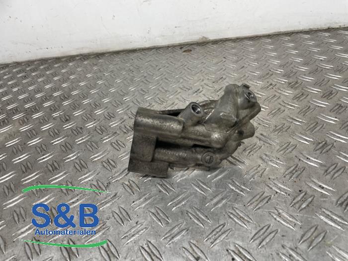 Gebrauchte Ölfiltergehäuse Volkswagen Passat (3B2) 1.9 TDi 90 Preis € 60,00 Margenregelung angeboten von Schaap & Bron