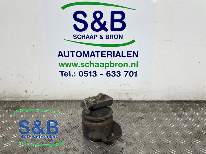 Used Engine mount Volkswagen Passat (35I) 2.0 i GL,GT 16V Price € 30,00 Margin scheme offered by Schaap & Bron