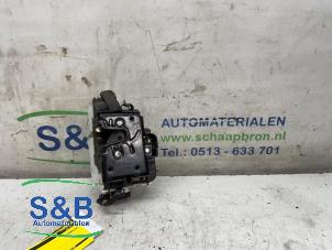 Gebrauchte Türschlossmechanik 2-türig rechts Seat Ibiza II (6K1) 1.6 Sport Preis € 35,00 Margenregelung angeboten von Schaap & Bron