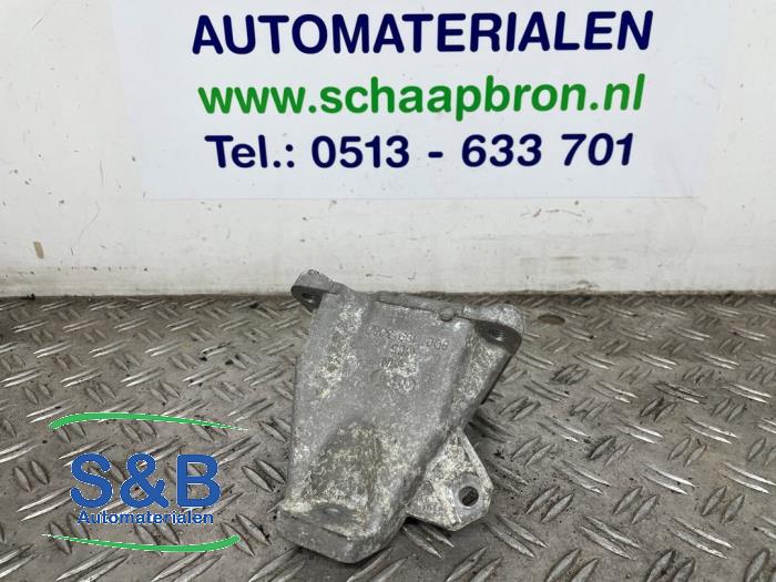 Usagé Support moteur Audi A4 (B5) 2.8 V6 30V Quattro Prix € 15,00 Règlement à la marge proposé par Schaap & Bron