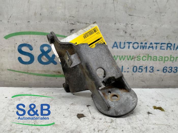 Engine mount from a Volkswagen Golf II (19E) 1.8 GTI 16V 1991