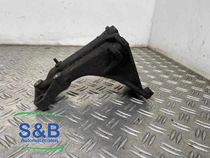 Used Engine mount Volkswagen Passat (35I) 1.8 i Price € 35,00 Margin scheme offered by Schaap & Bron