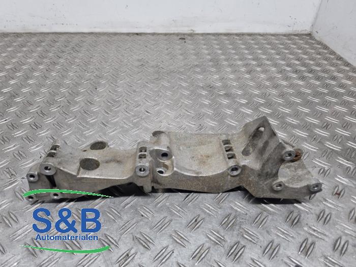 Usagé Support dynamo bas Audi A3 (8L1) 1.8 20V Turbo Prix € 50,00 Règlement à la marge proposé par Schaap & Bron
