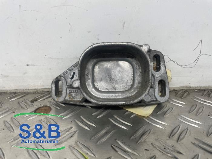 Usagé Support moteur Volkswagen Passat Variant (3B6) 1.9 TDI 130 Prix € 15,00 Règlement à la marge proposé par Schaap & Bron