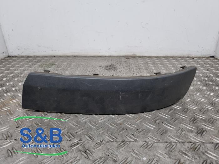 Front bumper splitter molding
