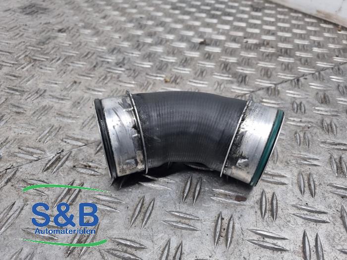 Gebrauchte Intercooler Schlauch Volkswagen Transporter/Caravelle T5 1.9 TDi Preis € 15,00 Margenregelung angeboten von Schaap & Bron