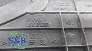 Usados Caja de aleta de refrigeración Volkswagen Golf IV (1J1) 1.4 16V Precio € 15,00 Norma de margen ofrecido por Schaap & Bron